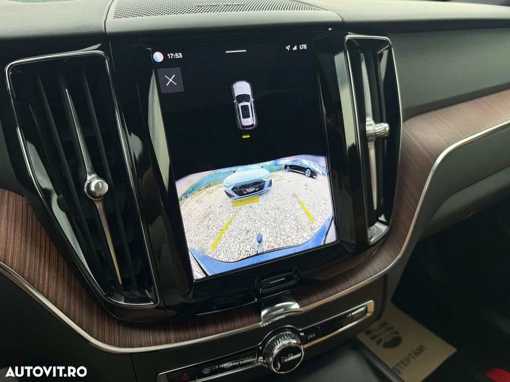 Volvo XC 60 T8 AWD Plus Dark - 32