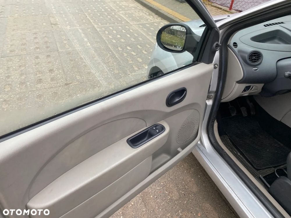 Renault Twingo 1.2 60 Authentique - 13