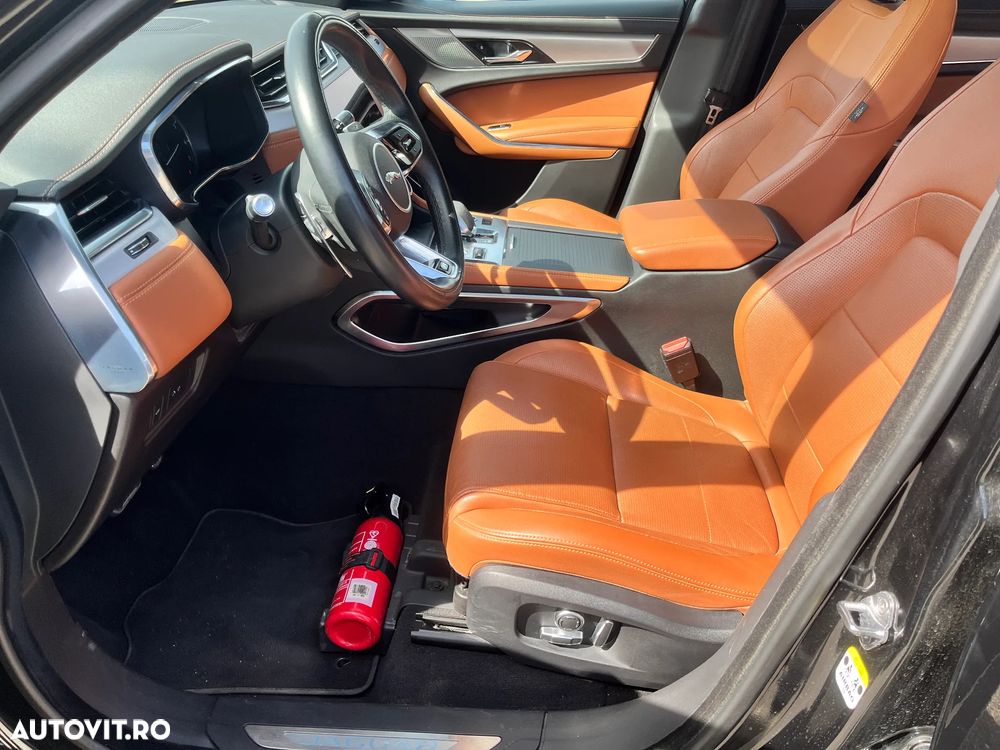 Jaguar F-Pace 25t AWD R-Sport - 12