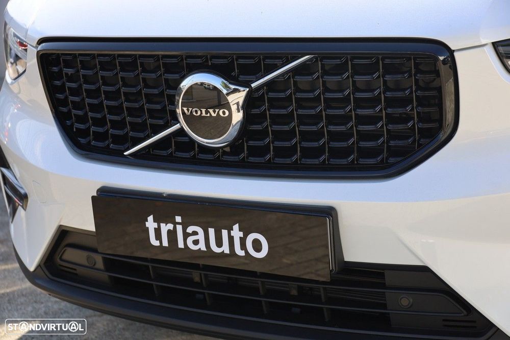 Volvo XC 40 2.0 B3 Plus Dark - 35