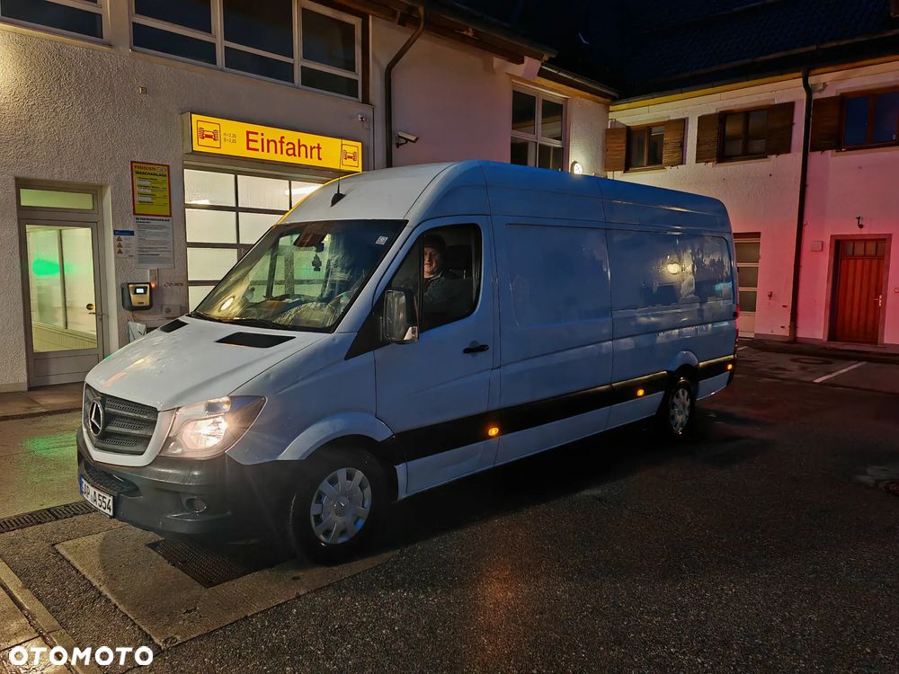Mercedes-Benz Sprinter - 2