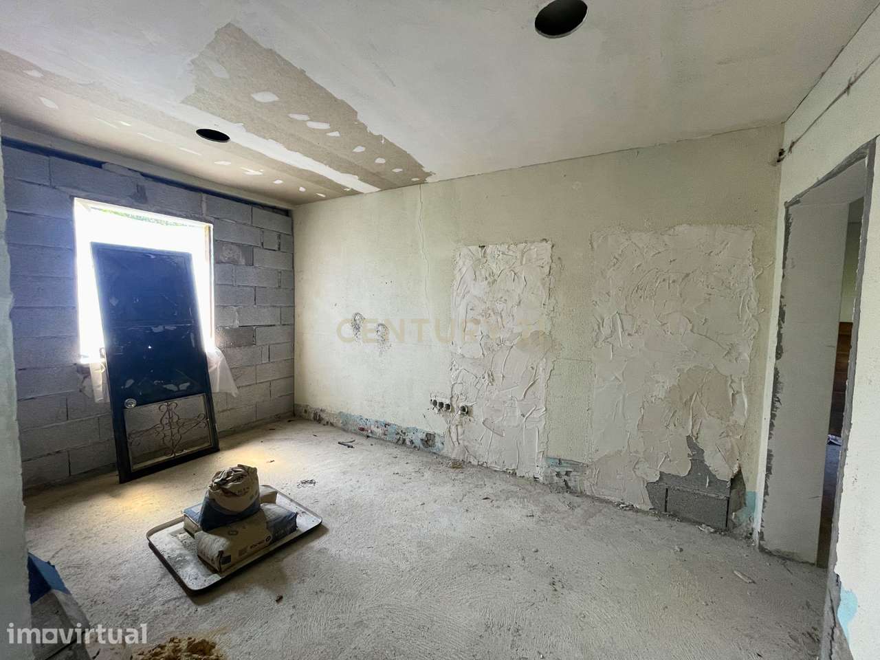 Casa para restauro em Duas Igrejas / Paredes - Grande imagem: 5/27