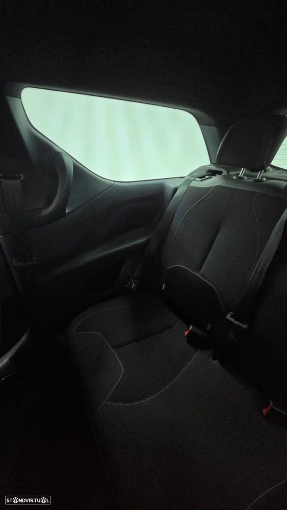 Citroën DS3 1.6 e-HDi So Chic - 12