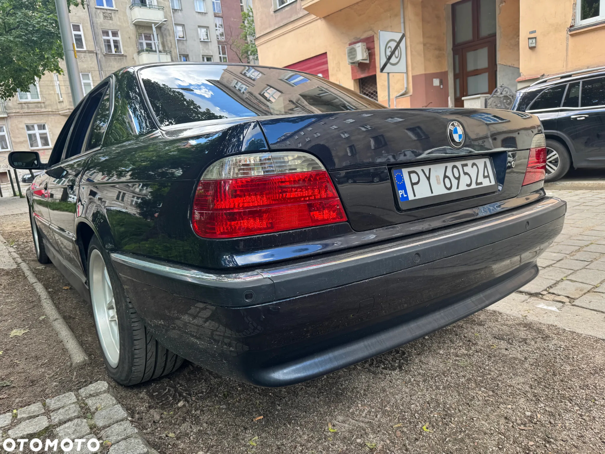 BMW Seria 7 735i - 12