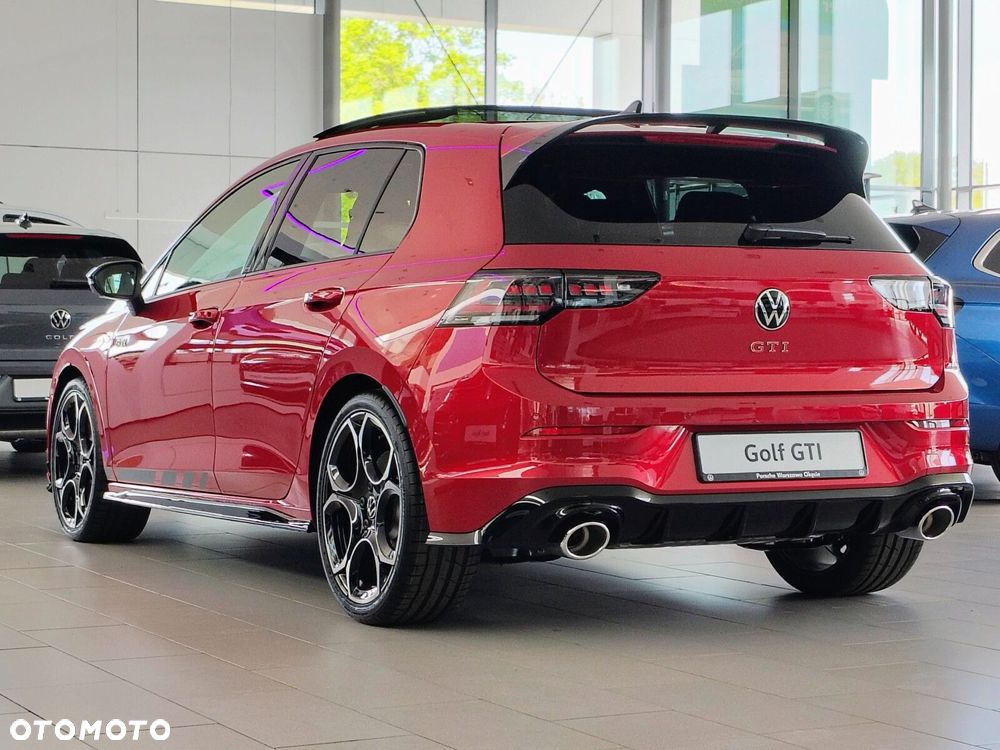 Volkswagen Golf - 6