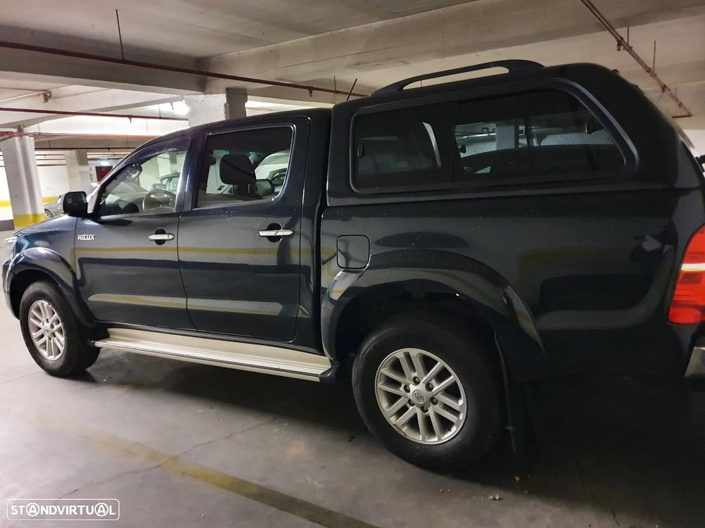Toyota Hilux 2.5 D-4D 2WD CD CM+AC+PM - 13