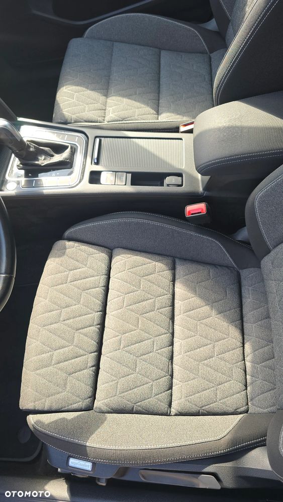 Volkswagen Passat 2.0 TDI SCR Style DSG - 16