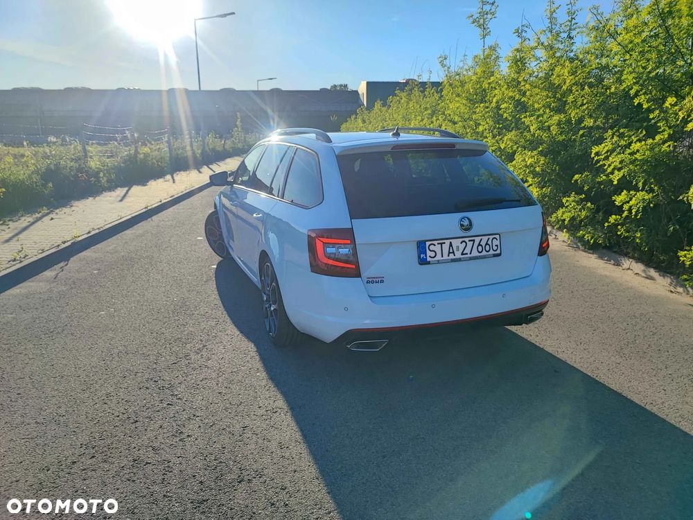 Skoda Octavia 2.0 TSI DSG RS - 4