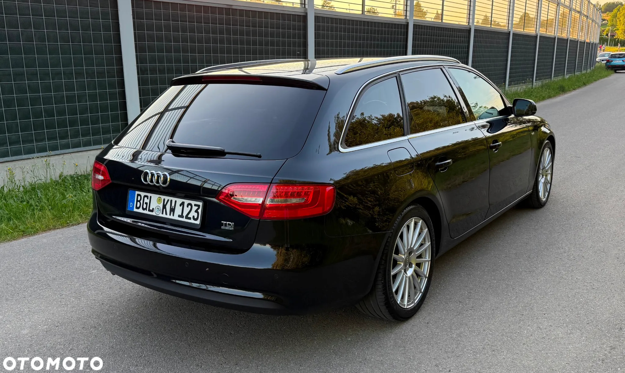 Audi A4 Avant 2.0 TDI DPF quattro S line Sportpaket - 32