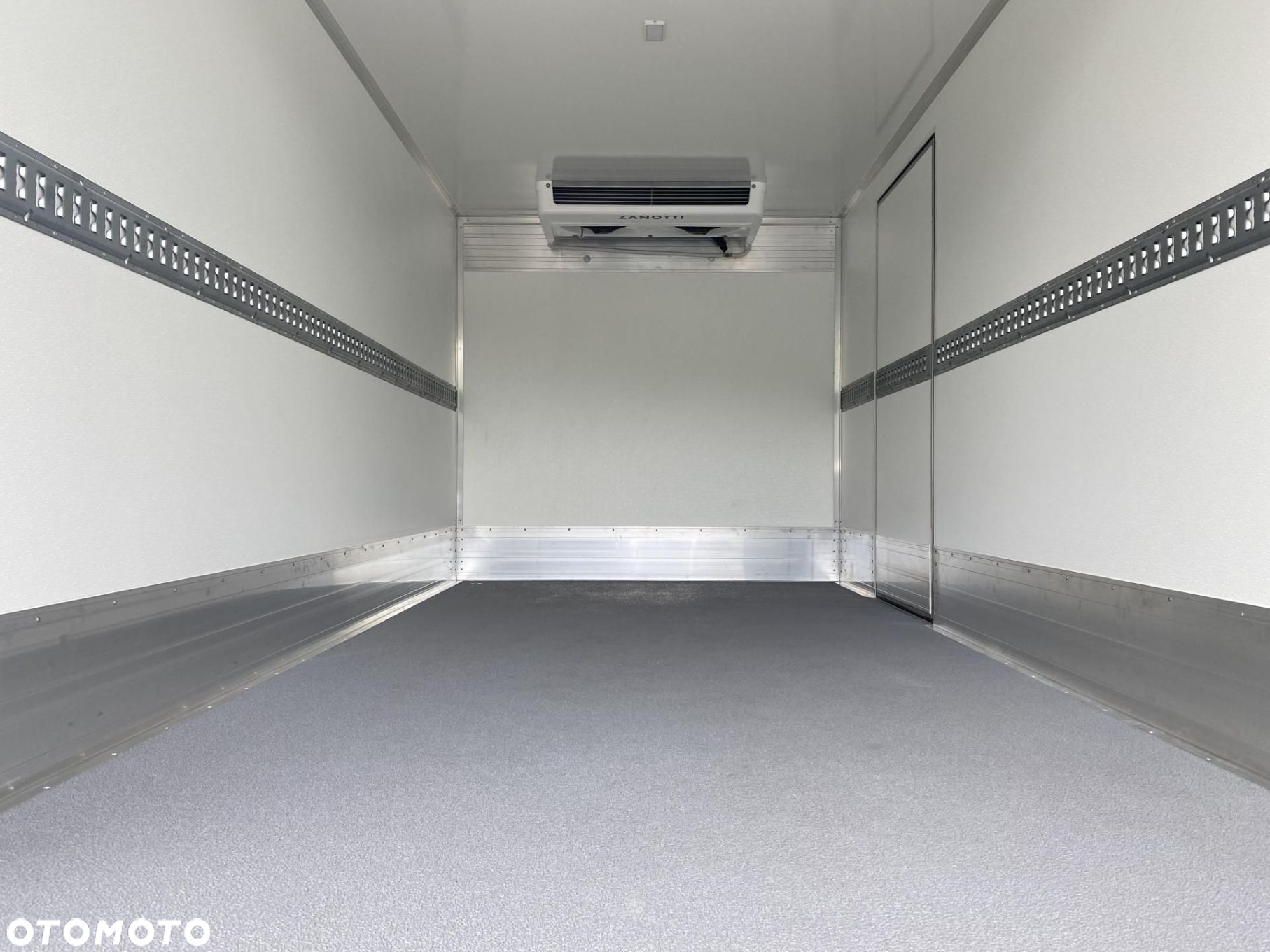Mercedes-Benz Sprinter - 7