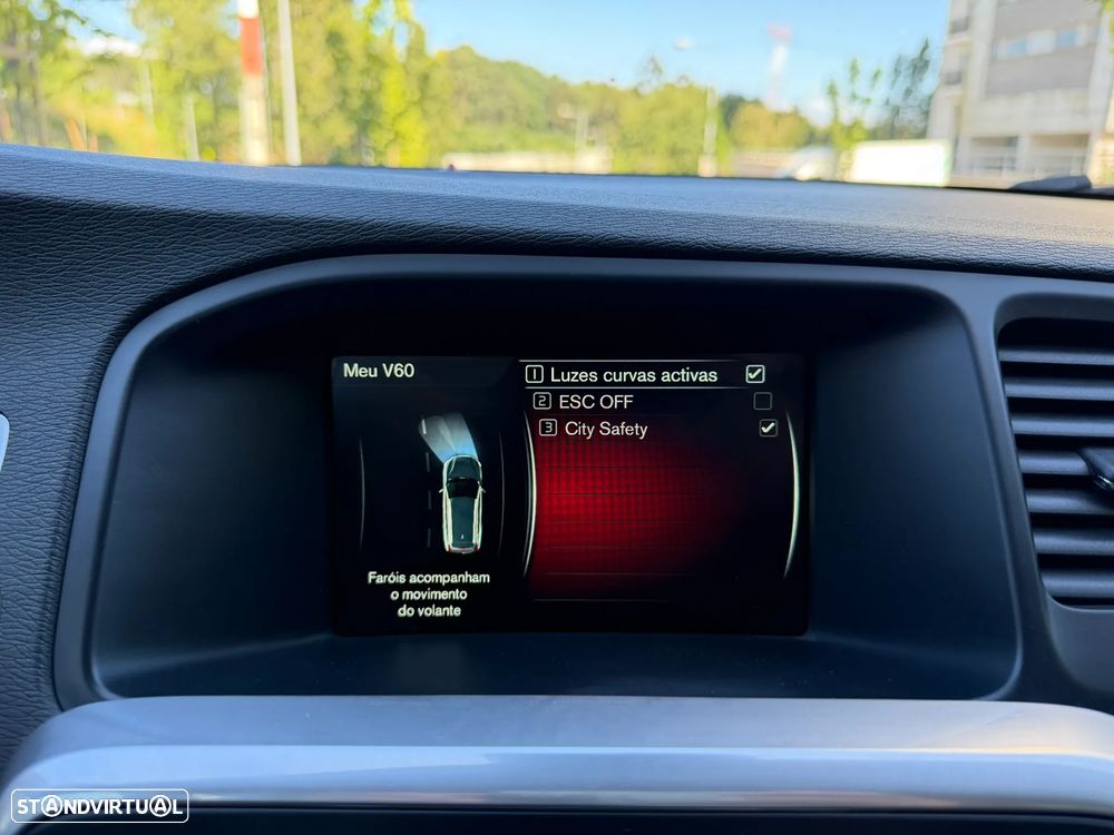 Volvo V60 2.0 D3 Summum - 34