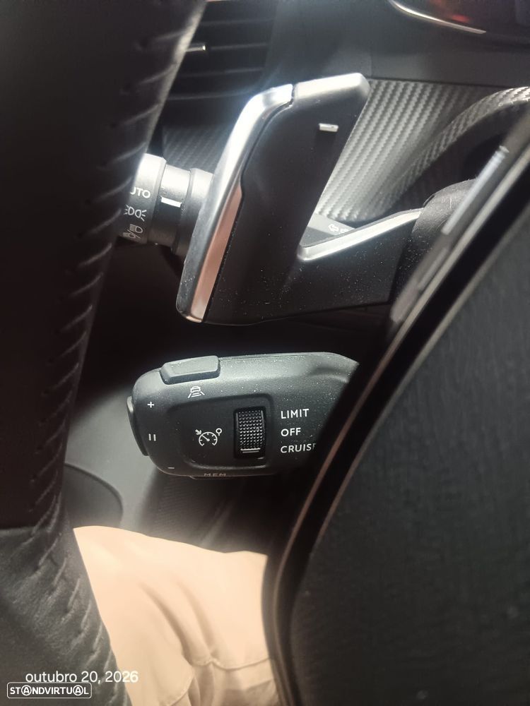 Peugeot 2008 1.2 Hybrid Allure e-DCS6 - 14