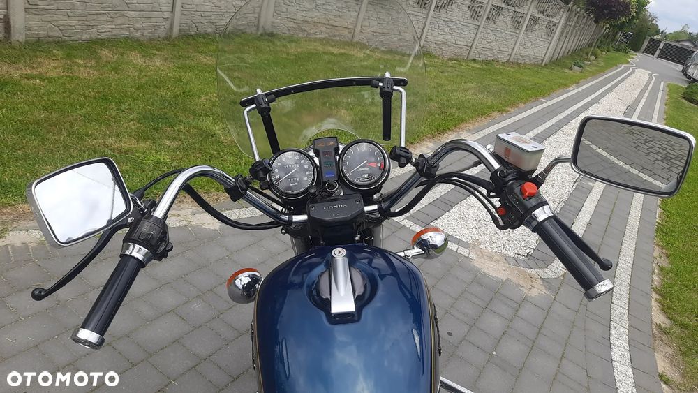 Honda CX - 8