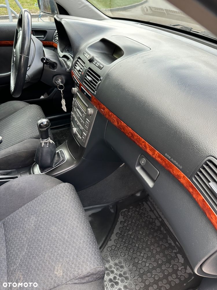 Toyota Avensis 2.0 VVT-i Sol - 14