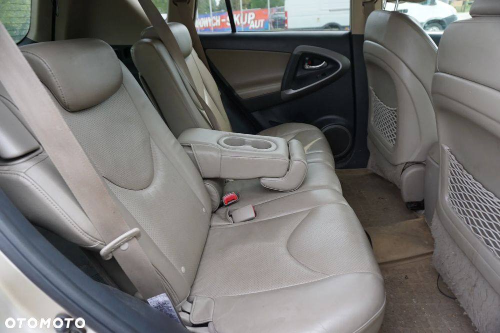 Toyota RAV4 2.2 D-4D Sol 180 - 14