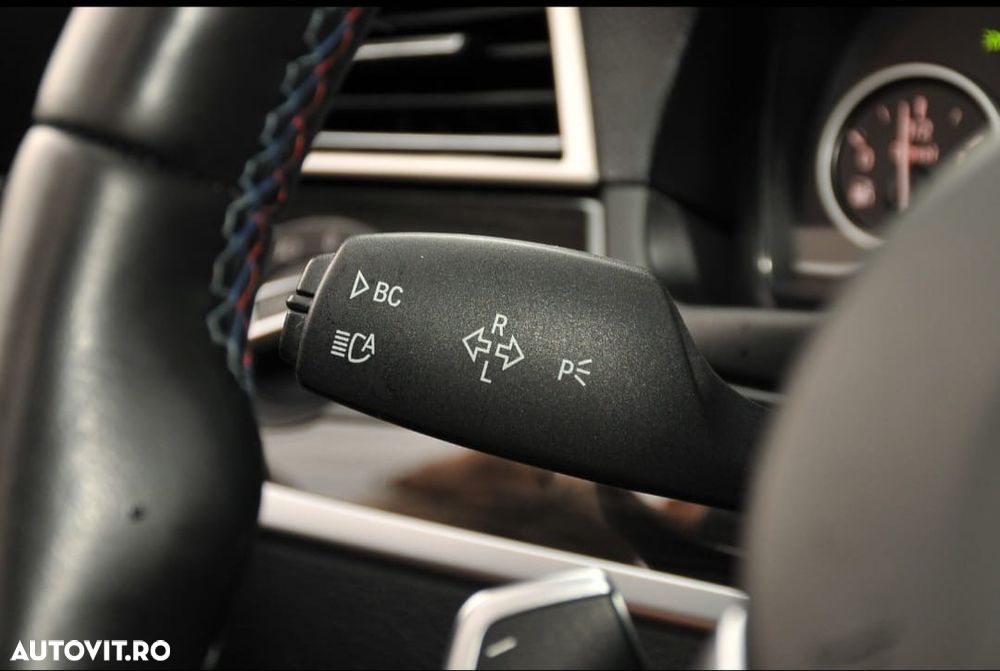 BMW Seria 5 525d xDrive Aut. - 32