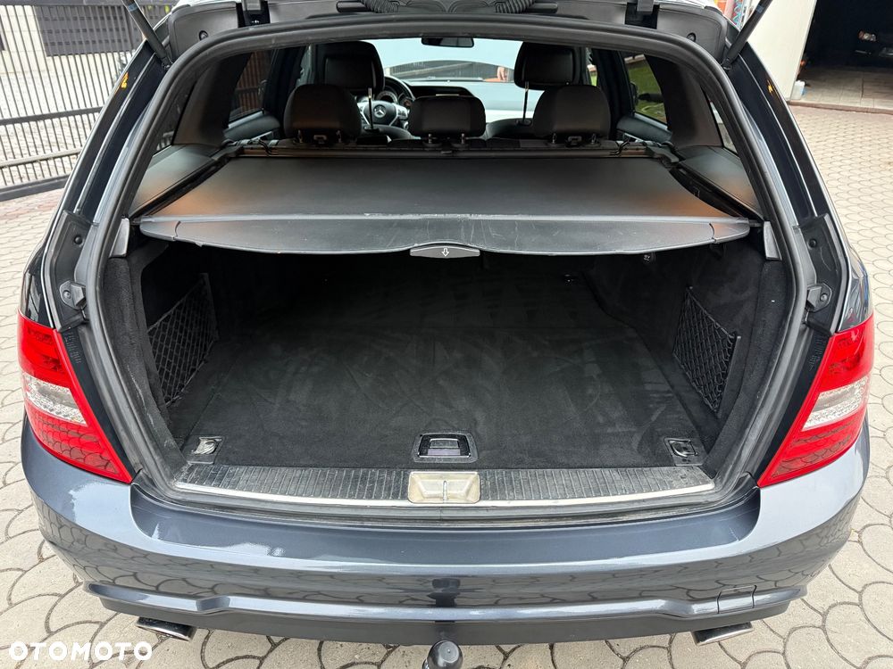 Mercedes-Benz Klasa C 300 CDI DPF 4Matic (BlueEFFICIENCY) 7G-TRONIC Avantgarde - 34