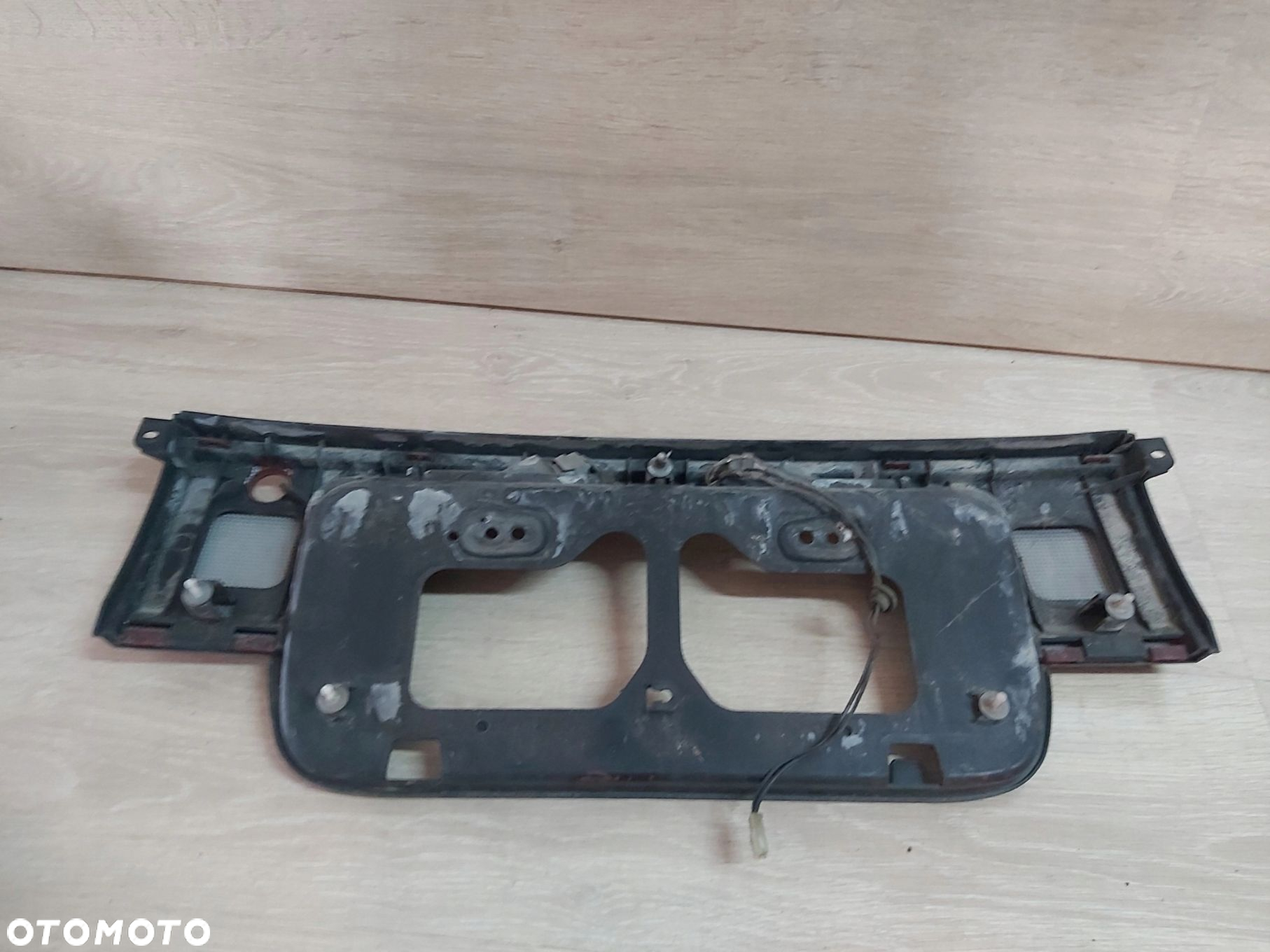 TOYOTA CELICA V blenda ramka tablicy tył JDM 75082-20200 - 3