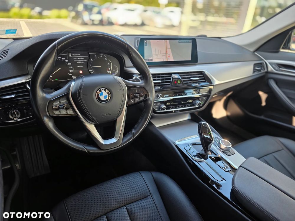 BMW Seria 5 520i GPF M Sport sport - 29
