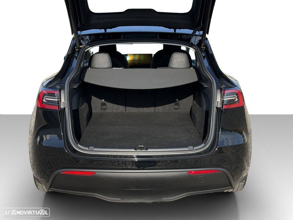 Tesla Model Y Standard RWD - 15