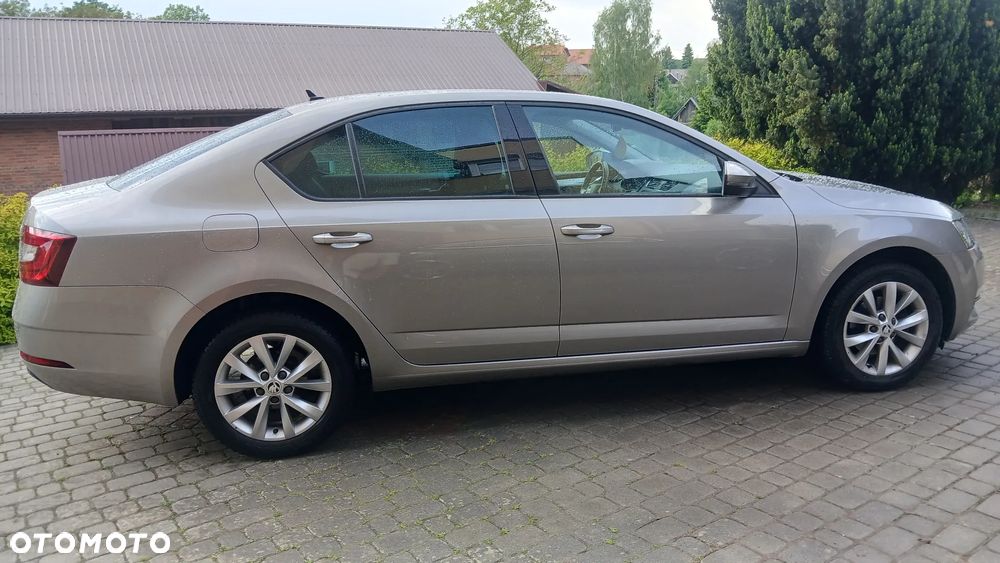 Skoda Octavia 1.6 TDI DSG Ambition - 5