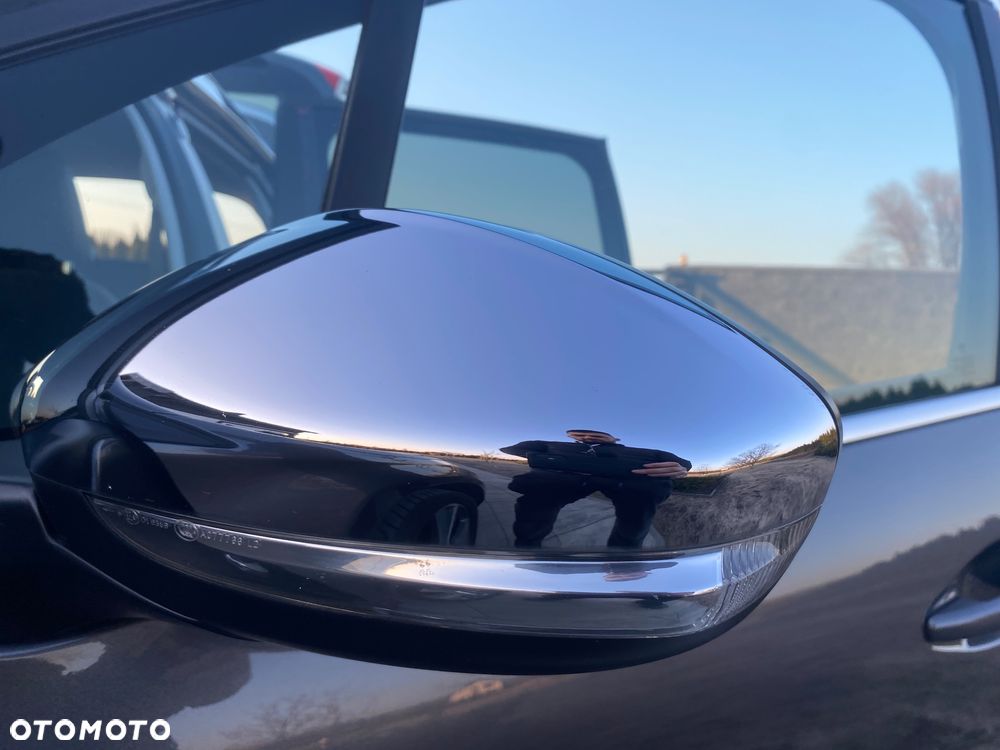 Peugeot 2008 1.2 Pure Tech Allure S&S - 32