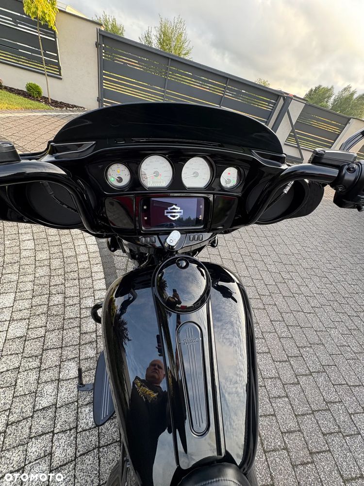 Harley-Davidson Touring Street Glide - 11