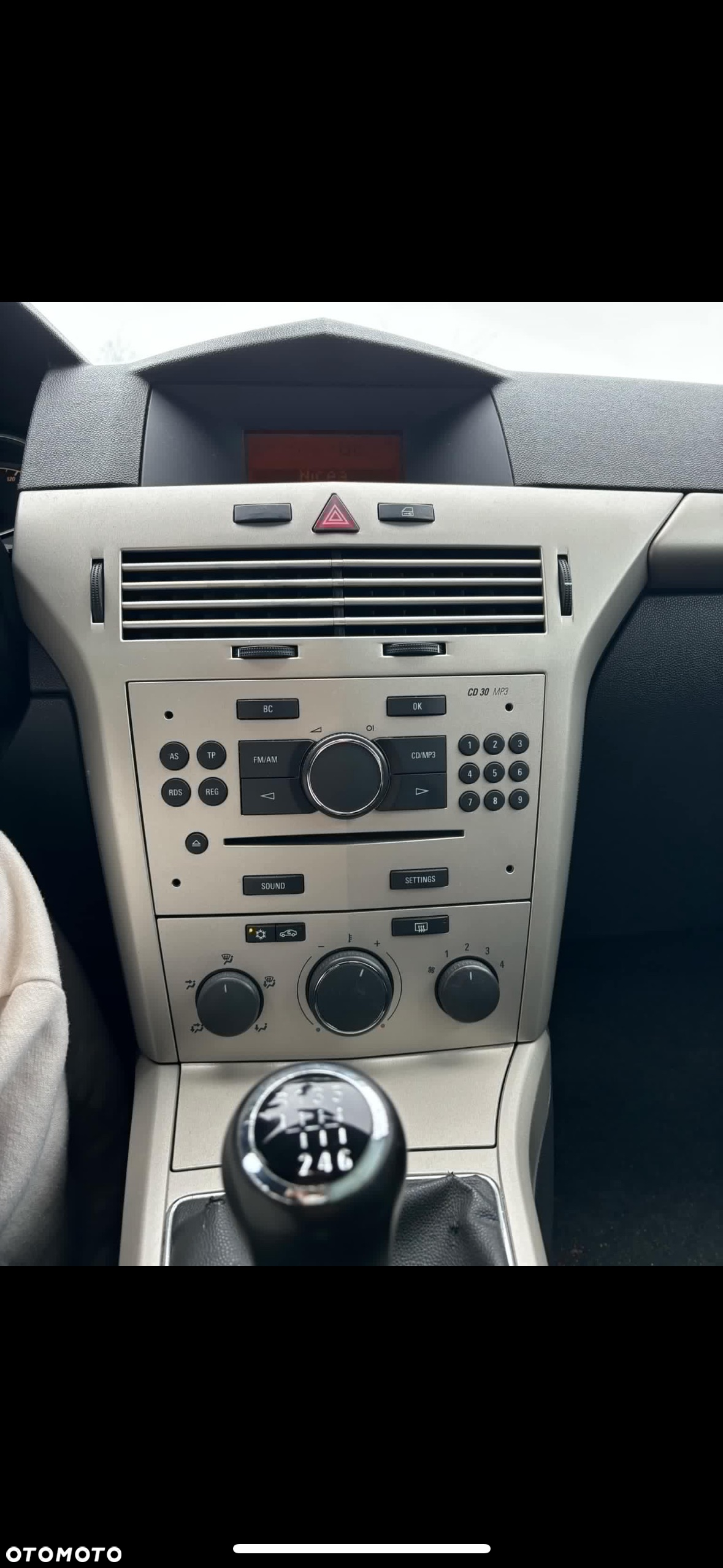 Opel Astra GTC 1.9 CDTI Cosmo - 25