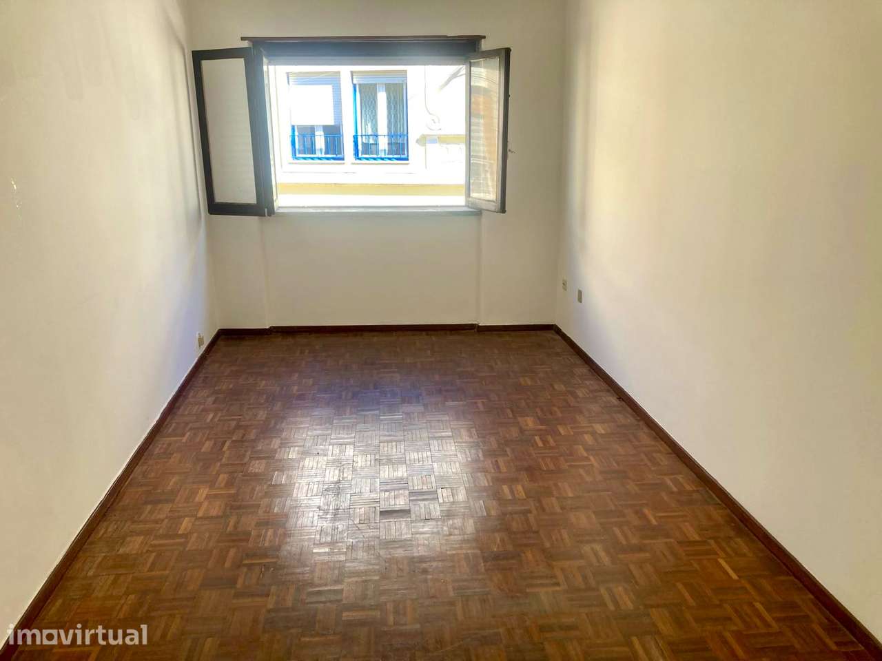 Apartamento T1 situado no centro das Caldas da Rainha perto do CCC - Grande imagem: 3/7
