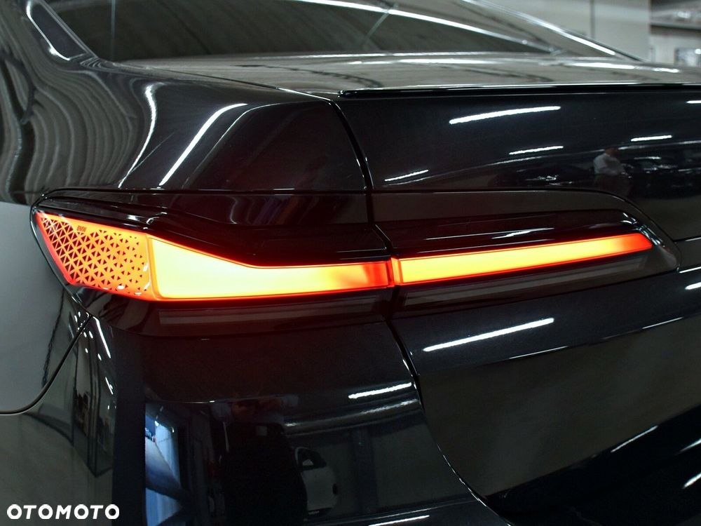 BMW Seria 7 - 41