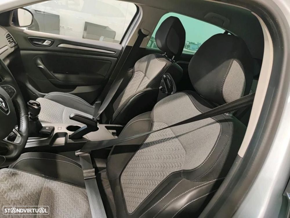 Renault Mégane 1.5 Blue dCi Limited - 6