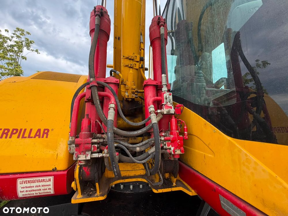 Caterpillar 313D - 8
