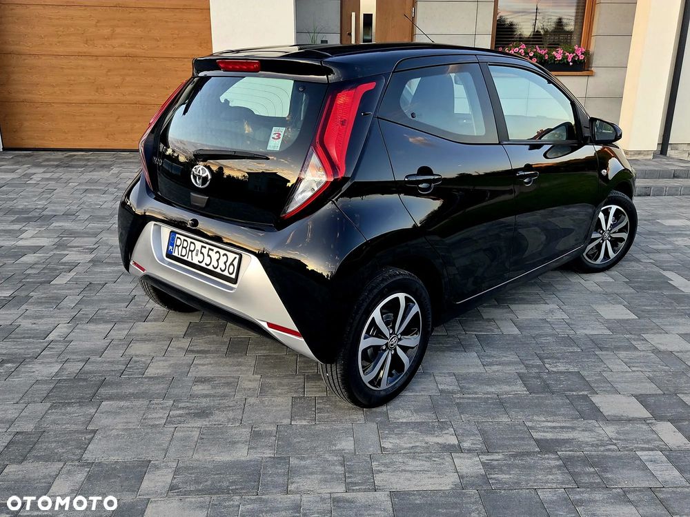 Toyota Aygo x.shift x-play connect - 6
