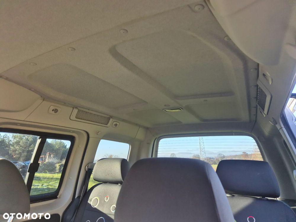 Volkswagen Caddy Comfortline - 8
