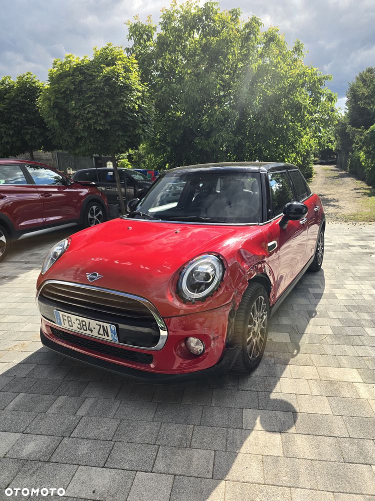 MINI Cooper Essential Trim - 3