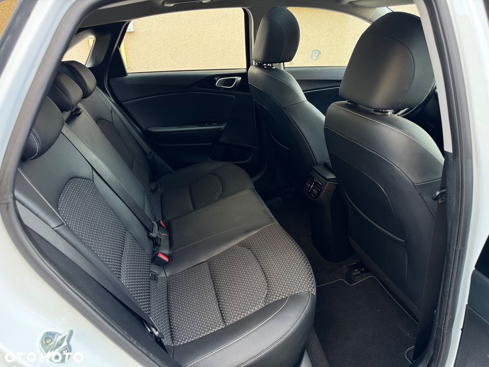 Kia Ceed 1.4 T-GDI DCT OPF Platinum Edition - 33