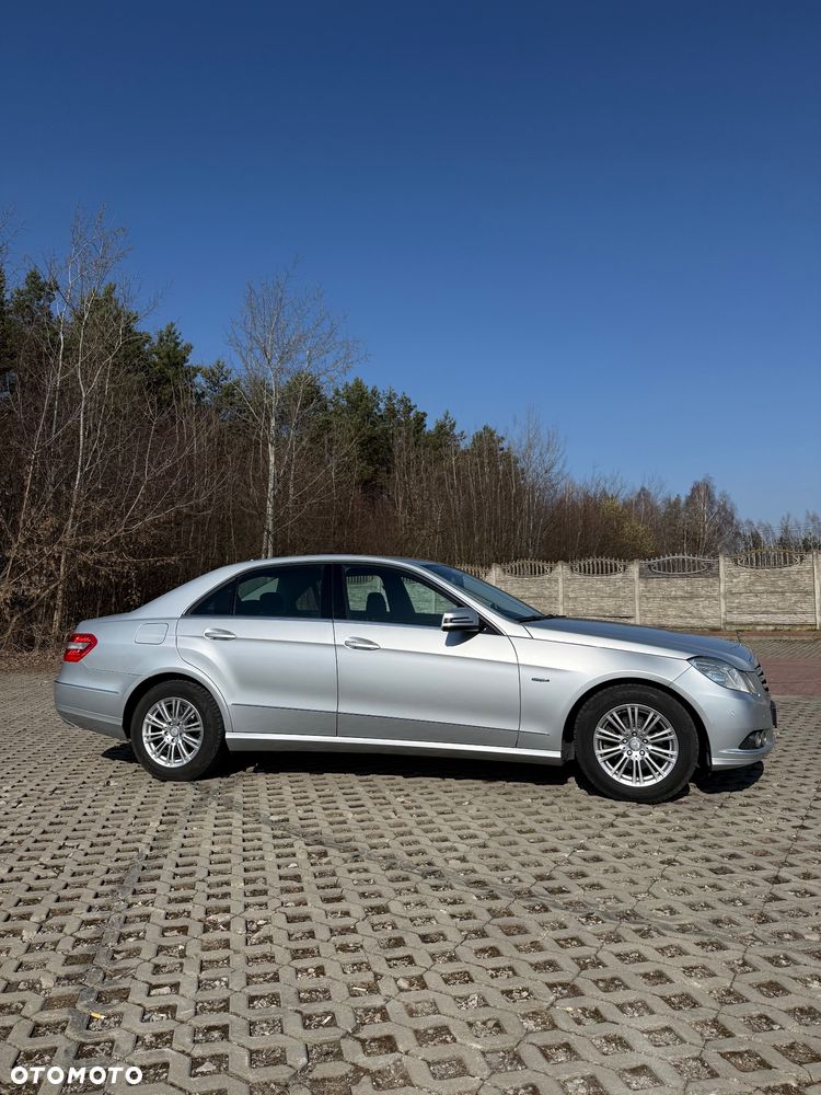 Mercedes-Benz Klasa E 220 CDI DPF BlueEFFICIENCY Automatik Elegance - 2
