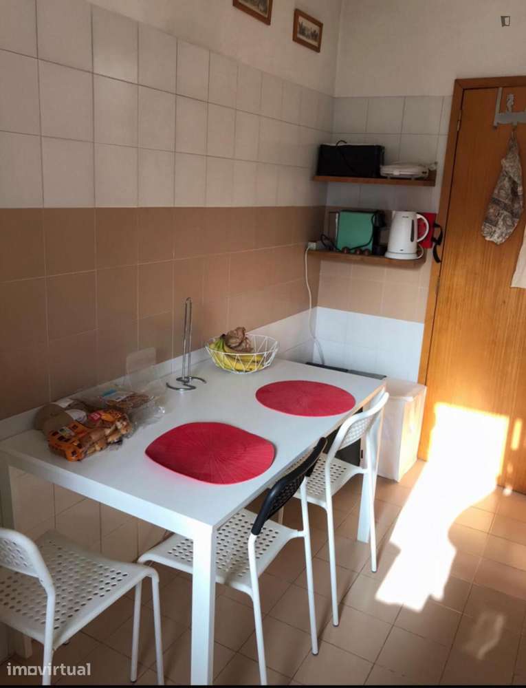 Quarto - localizado em Almada Lisbon - Grande imagem: 5/22