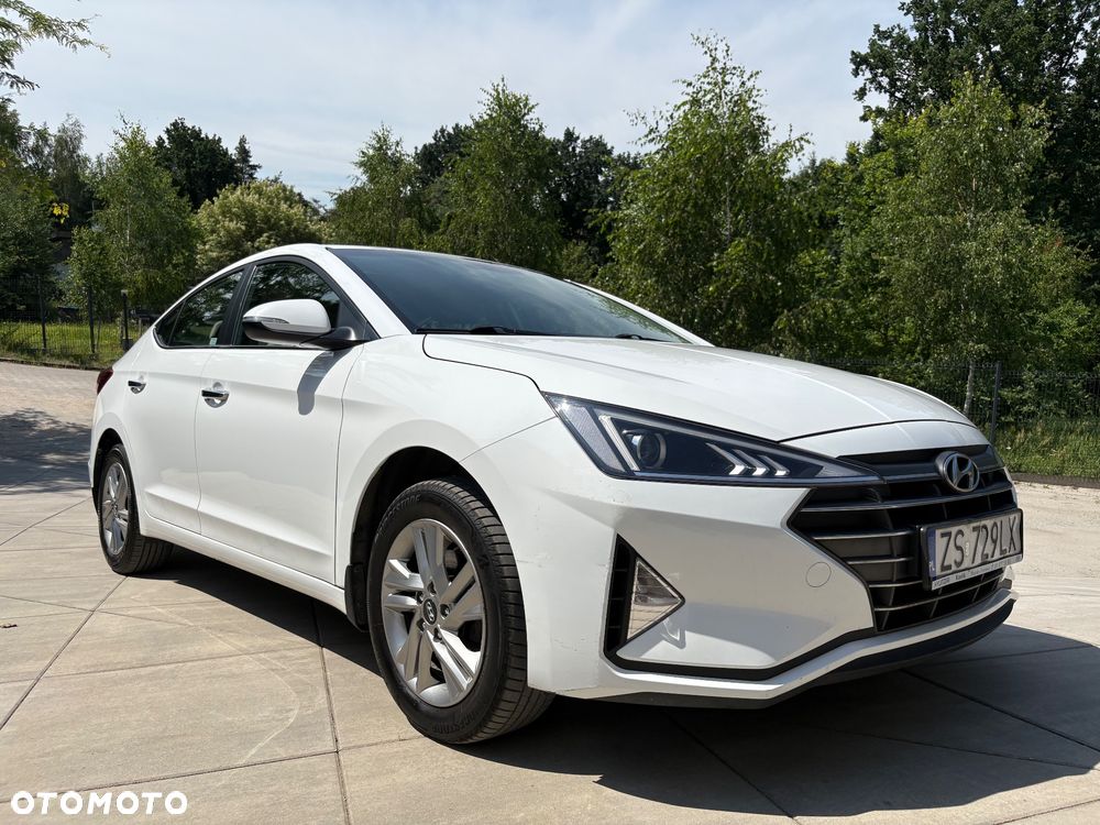 Hyundai Elantra 1.6 Comfort - 1