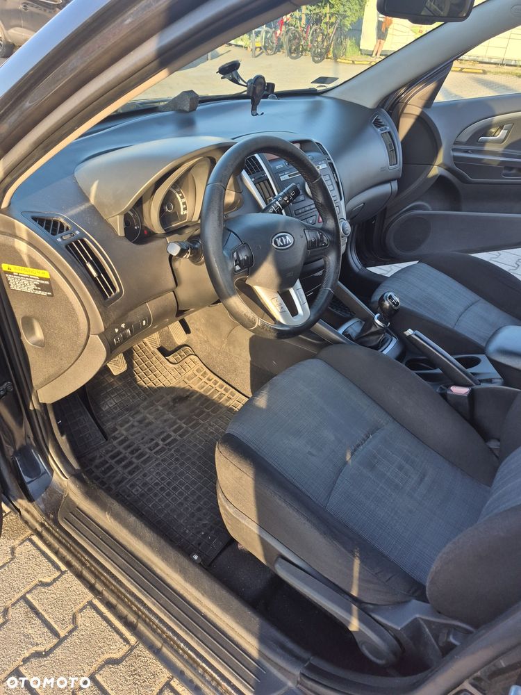 Kia Ceed - 6