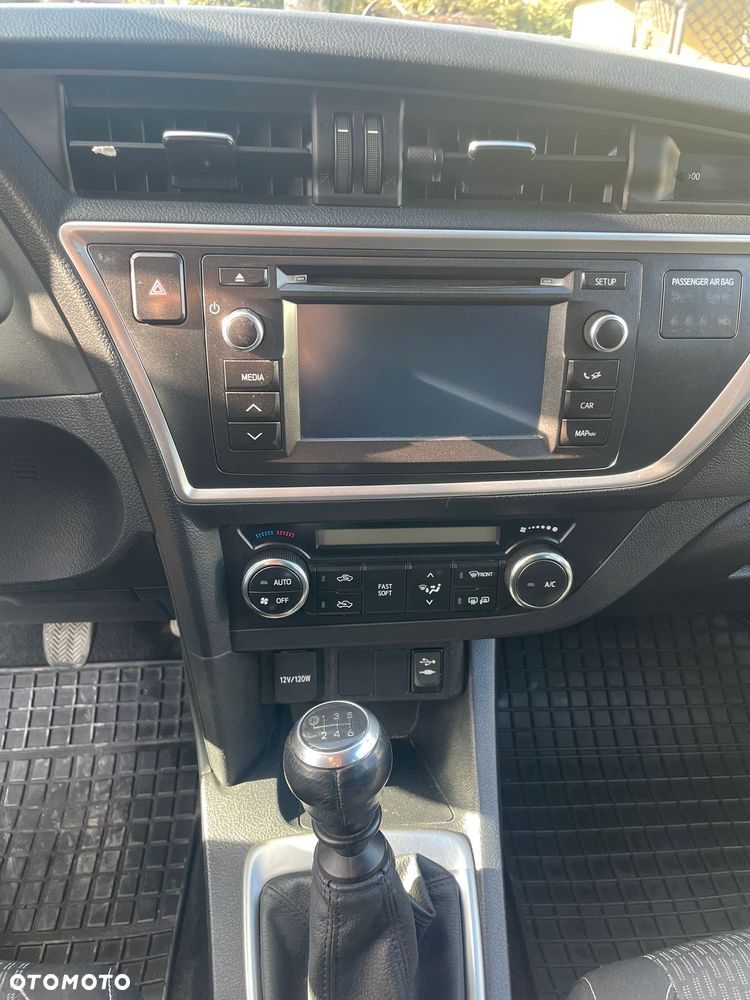 Toyota Auris - 10
