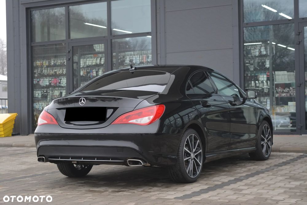 Mercedes-Benz CLA 180 7G-DCT StreetStyle - 5