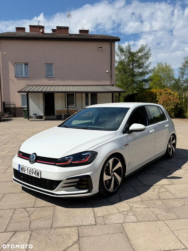 Volkswagen Golf - 3