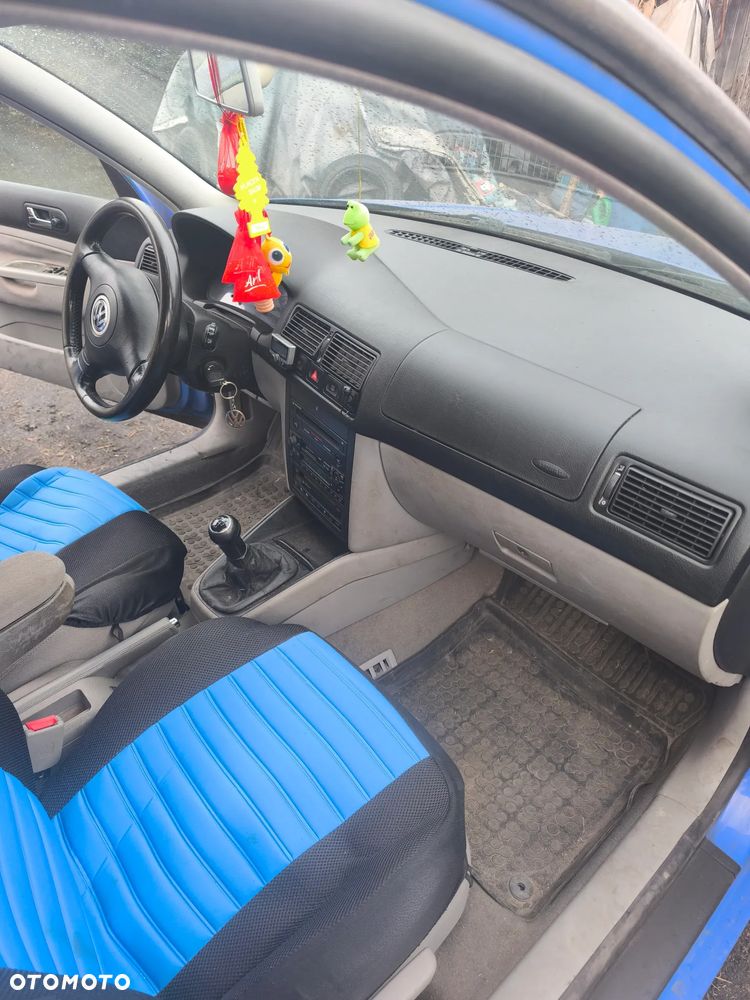 Volkswagen Golf - 10