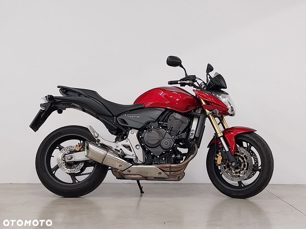 HONDA HORNET 600 PC41 owiewka osłona boczek zbiornik silnik zawieszenie set podnóżek swap siedzenie chłodnica regulator moduł przełącznik przekaźnik licznik wiązka tłumik czasza wypełnienie licznik silnik stelaż - 1