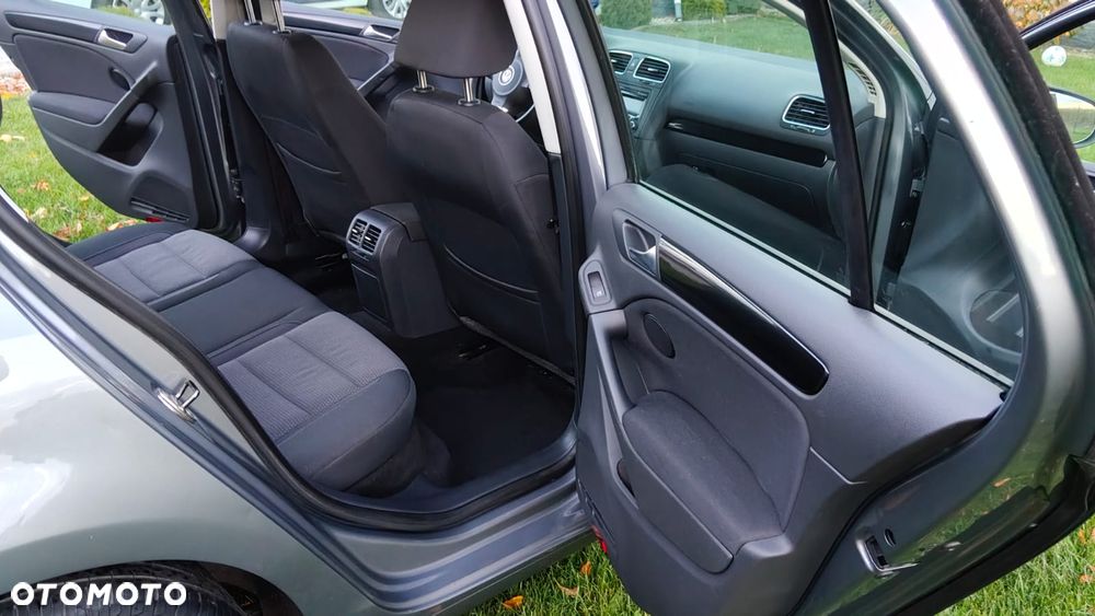 Volkswagen Golf 1.6 Comfortline - 24