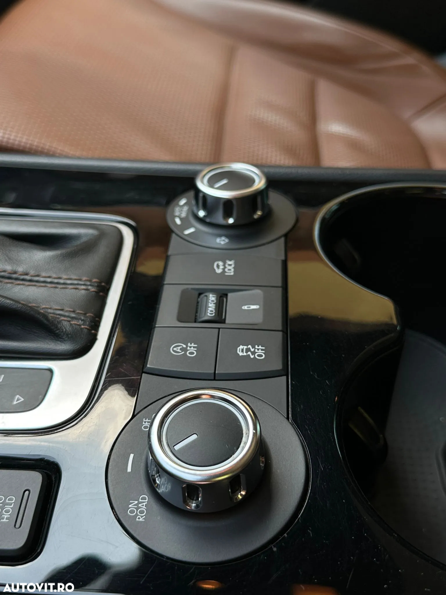 Volkswagen Touareg 3.0 V6 TDI BMT - 23