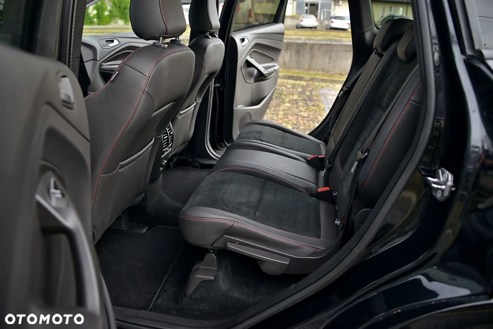 Ford Kuga 2.0 TDCi 4x4 ST-Line - 28