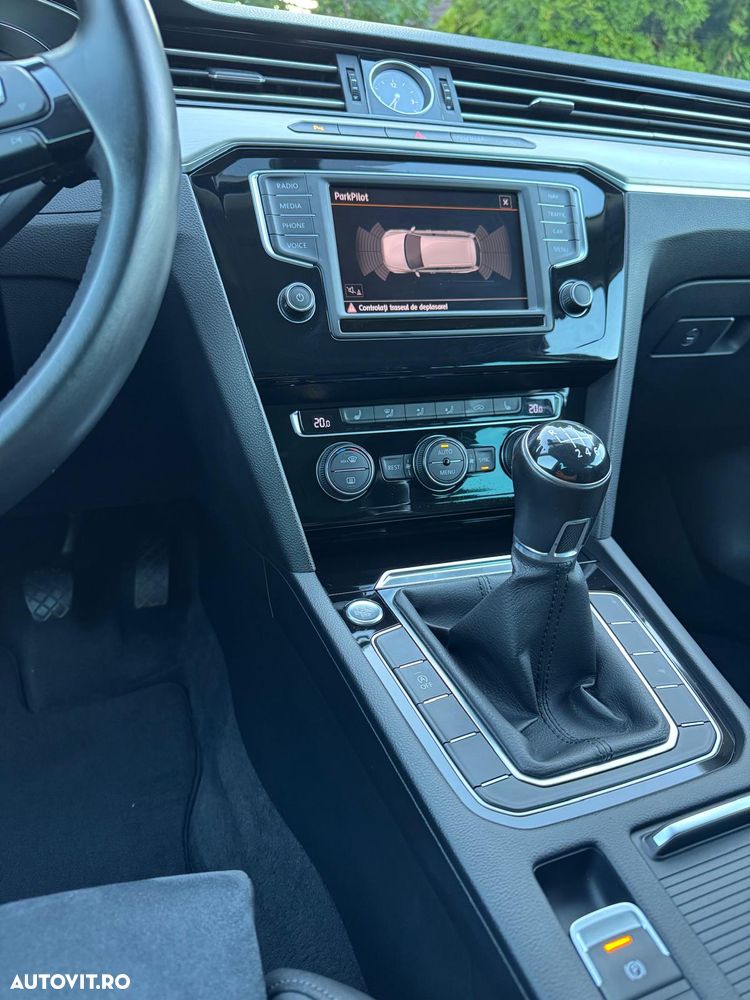 Volkswagen Passat 2.0 TDI Highline - 14