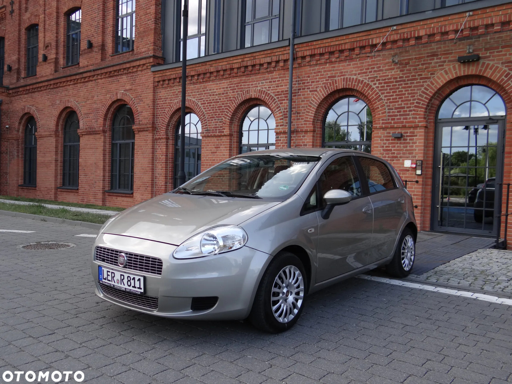 Fiat Punto 1.4 Young - 12